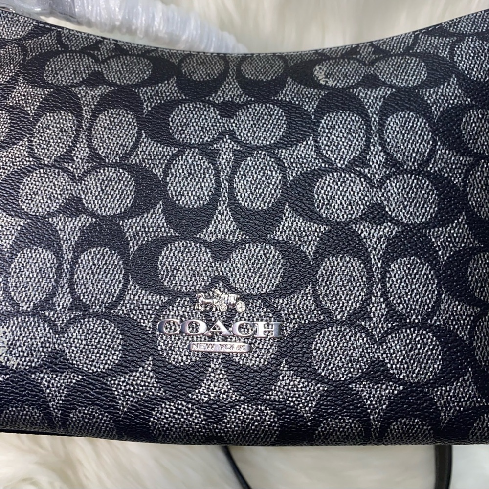 Coach 🩶🖤🩶 signature purse New - Picture 3 of 16
